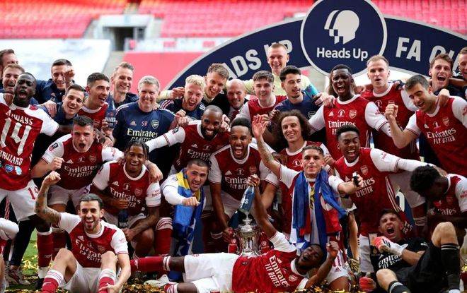 斯洛特：球队目标是重返联赛前四，我心中萨拉赫理应上场比赛