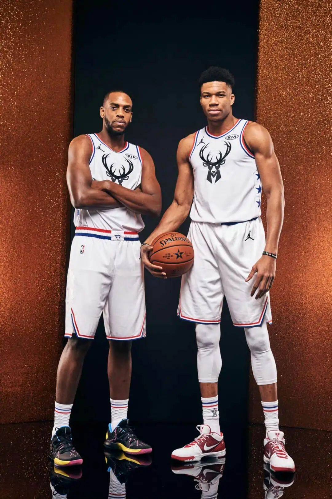 哈登29+6+6！快船半场逆转尼克斯，小卡27+10+7唐斯34+13