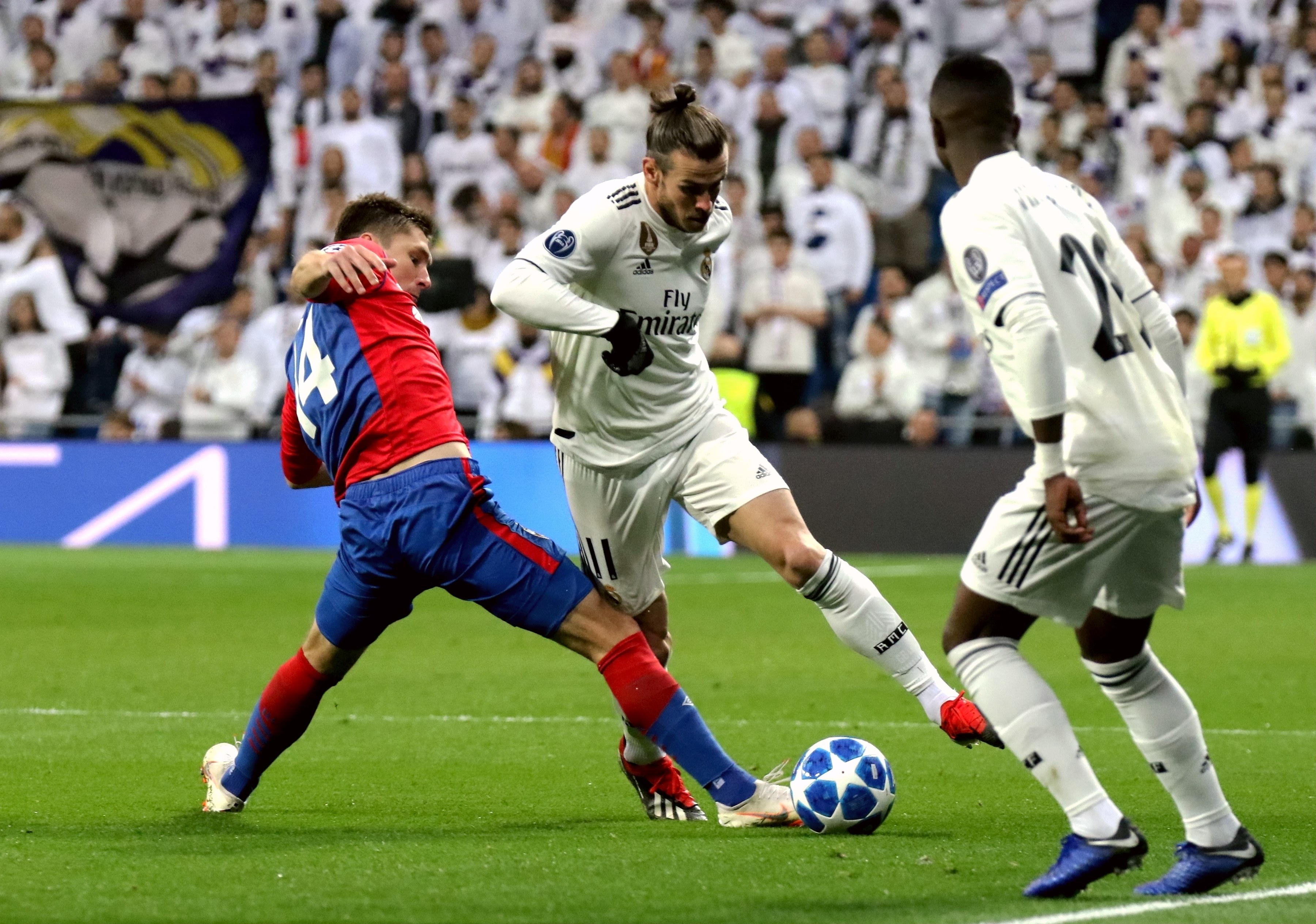 Faker续约暴露韩国电竞危机：产业畸形依赖 战队集体亏损 李相赫成最后支柱