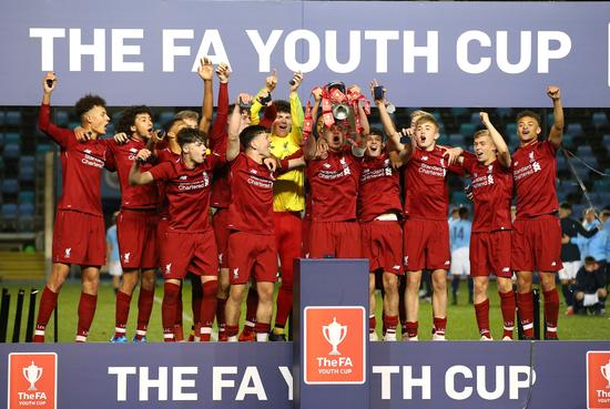 西媒：皇马希望补强左后卫，阿诺德加盟只是时间问题