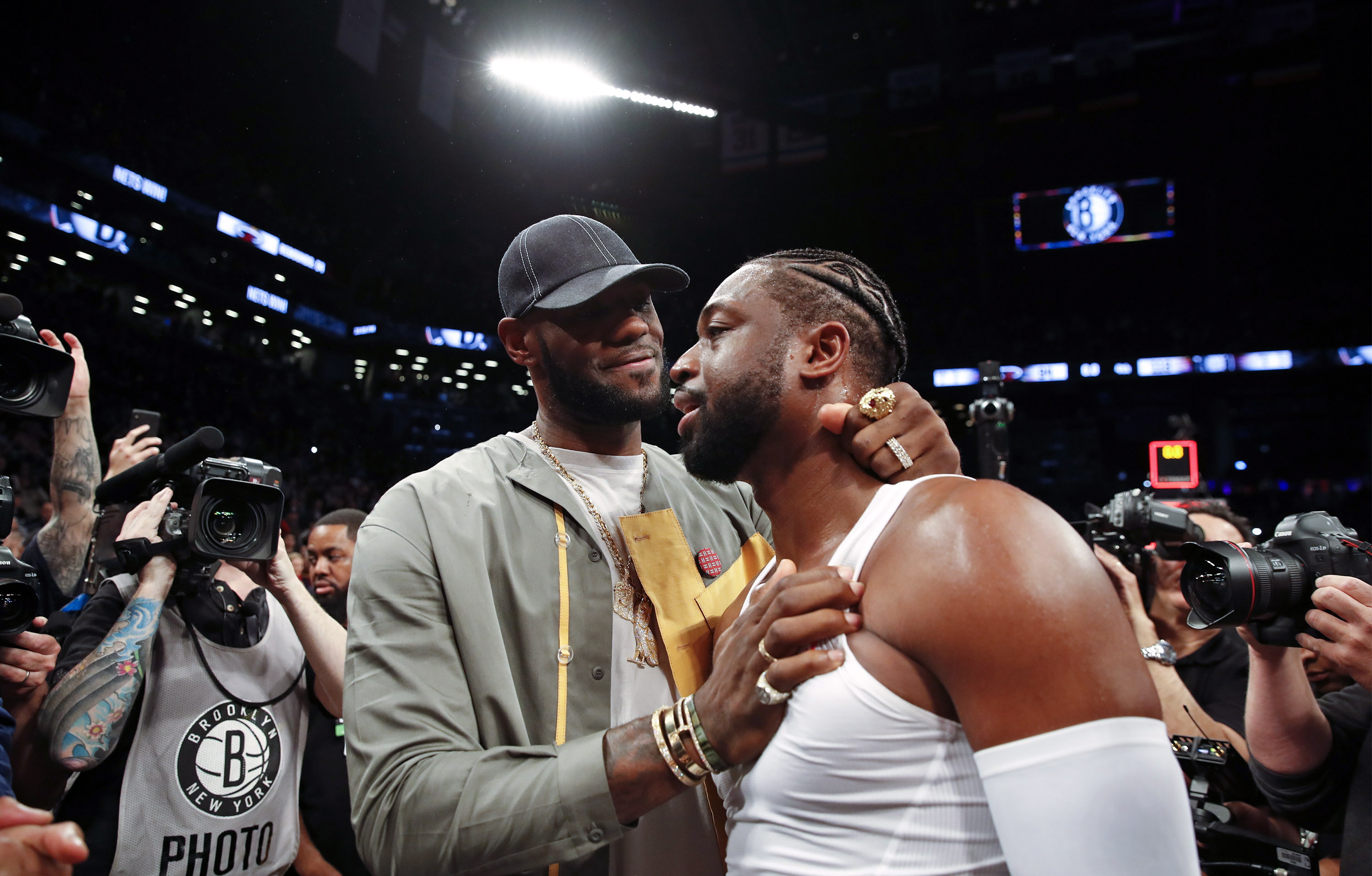 NBA：勇士末节发力 击败灰熊